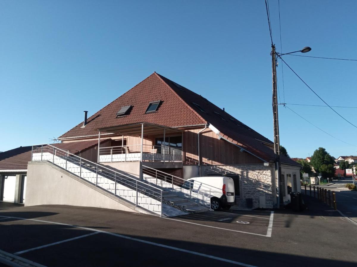 Grand Et Bel Appartement Au Coeur Du Haut-Doubs 奥尔尚普韦内 外观 照片